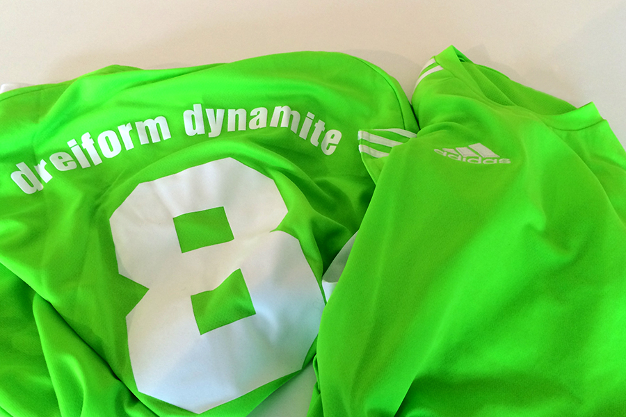 Photo green jersey dreiform number eight