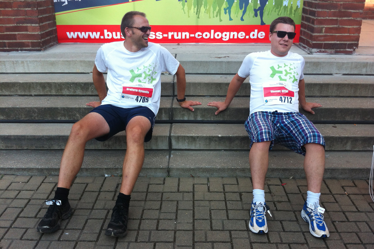 Foto ralf auf Treppe dehnen