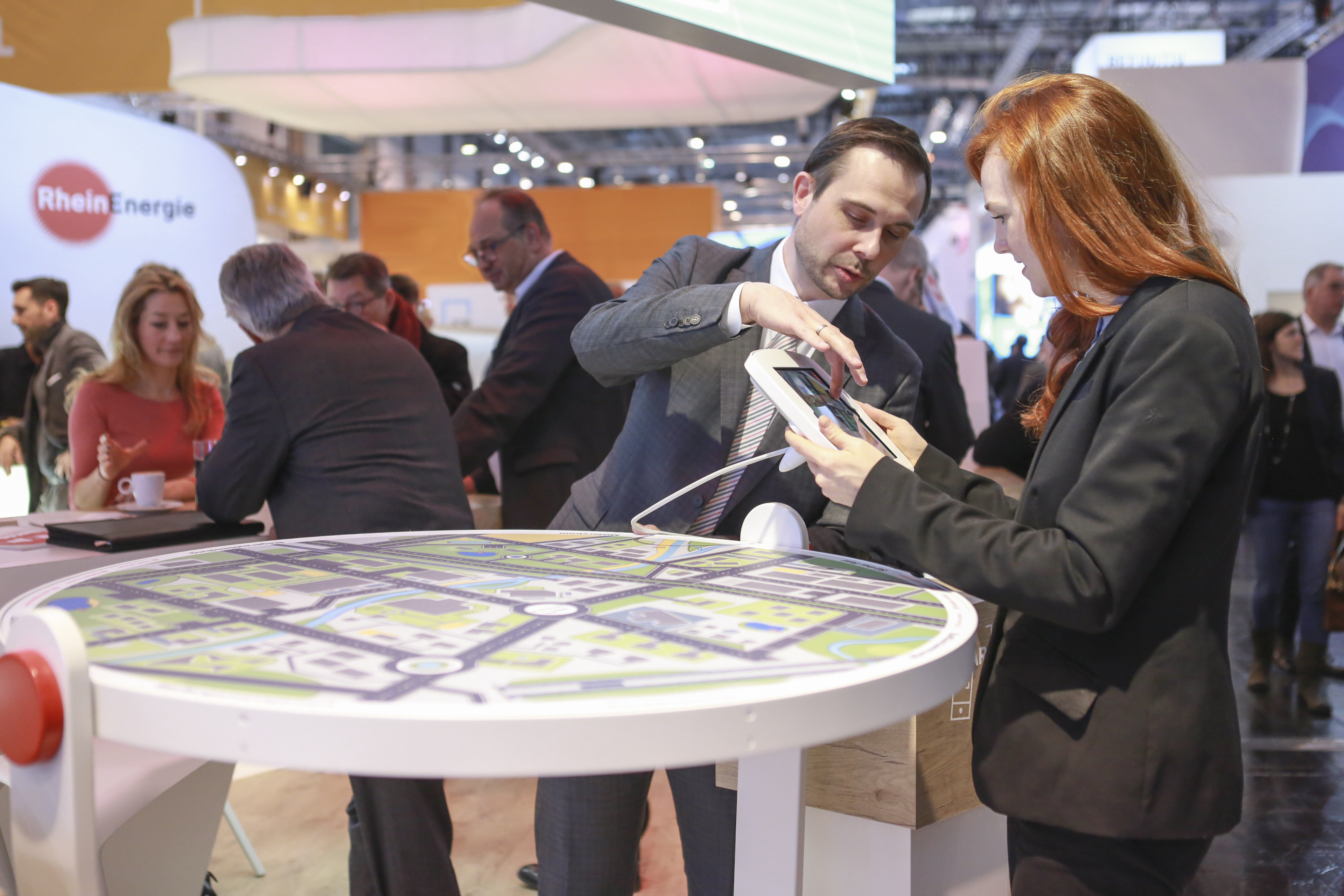 AR-App E-World, in conjunction with a circular, table-sized marker as an eye-catcher