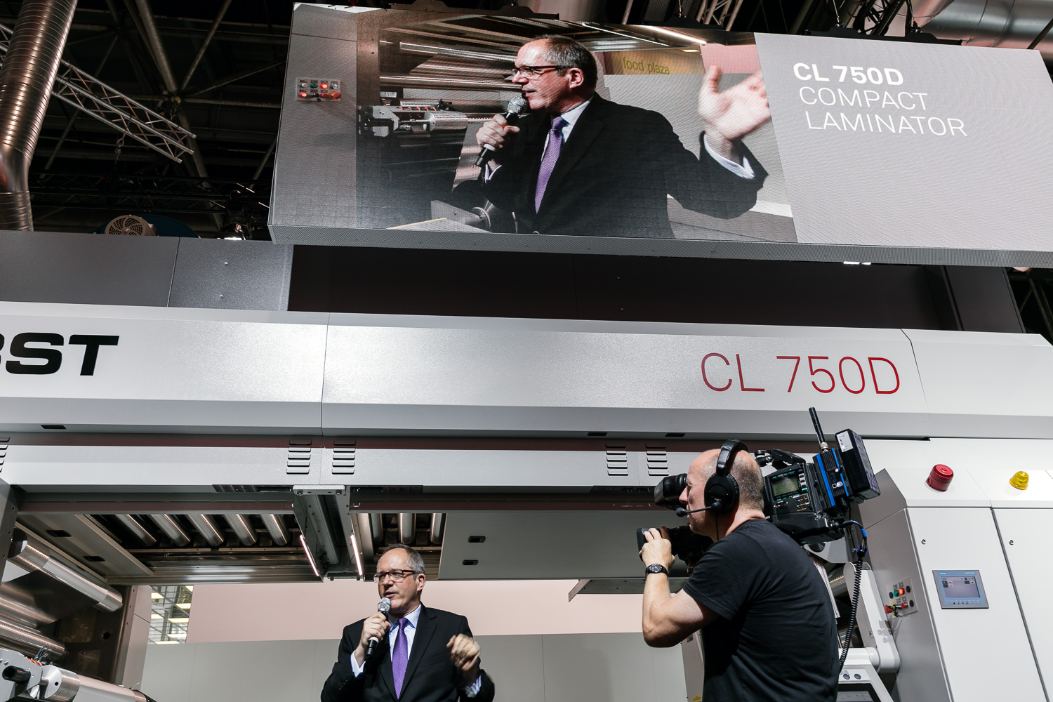 trade fair booth BOBST lecture cameraman